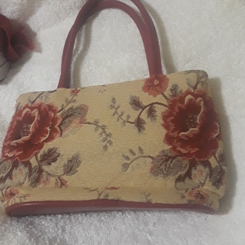 VINTAGE rose tapestry handbag - Picture 2 of 5